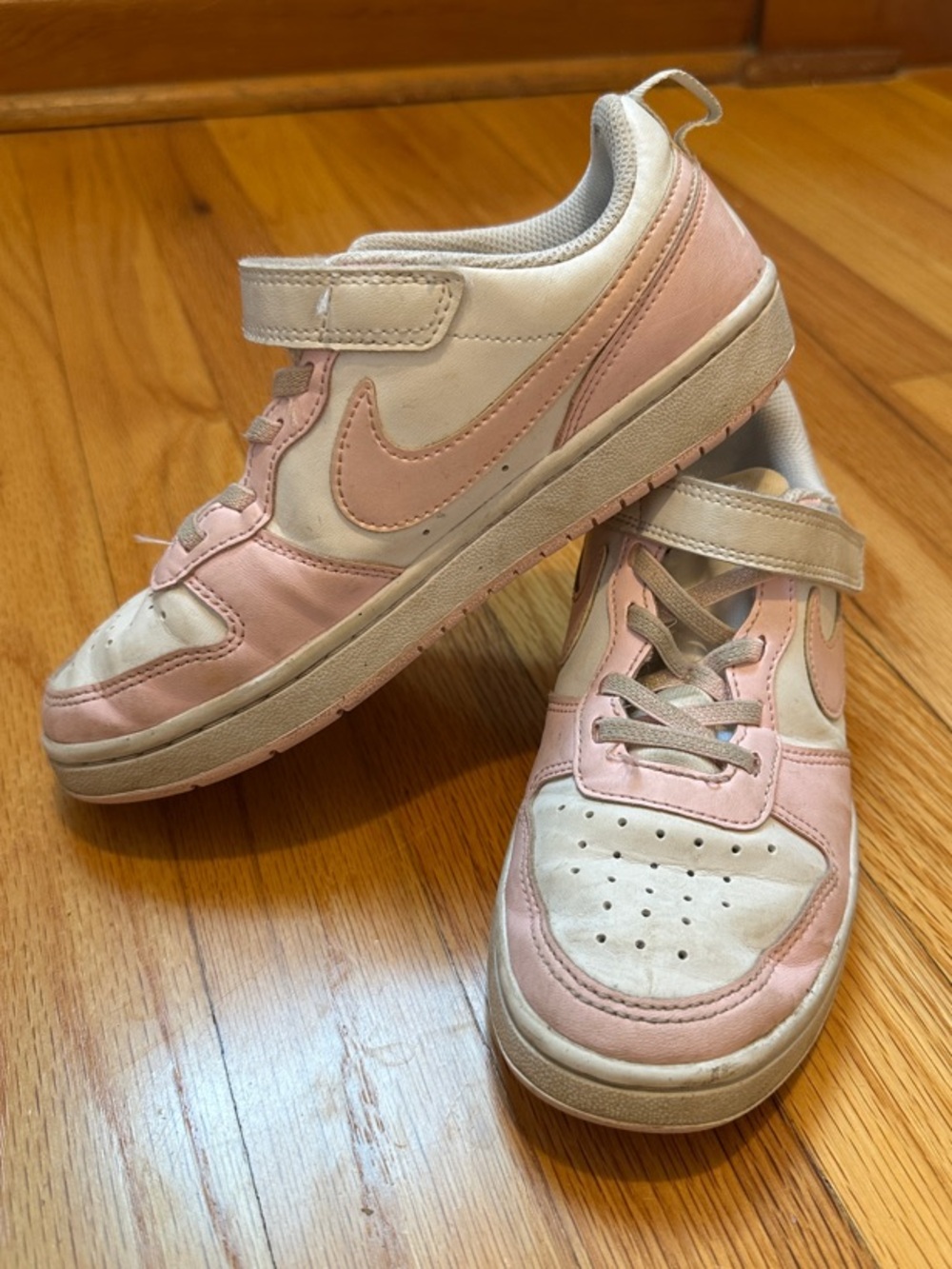 Nike Kids Pink and White Low-Top Sneakers with Hook-and-Loop Strap